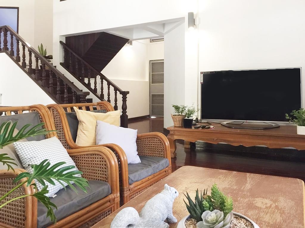 Squirrel Hostel Чиангмай Экстерьер фото