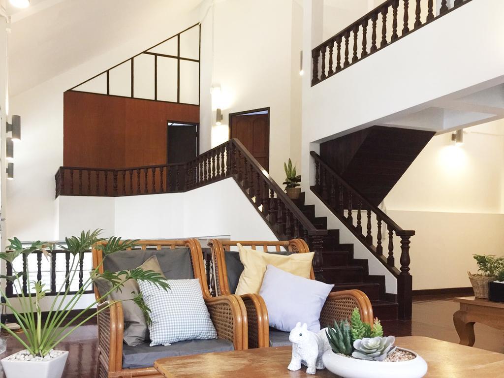 Squirrel Hostel Чиангмай Экстерьер фото